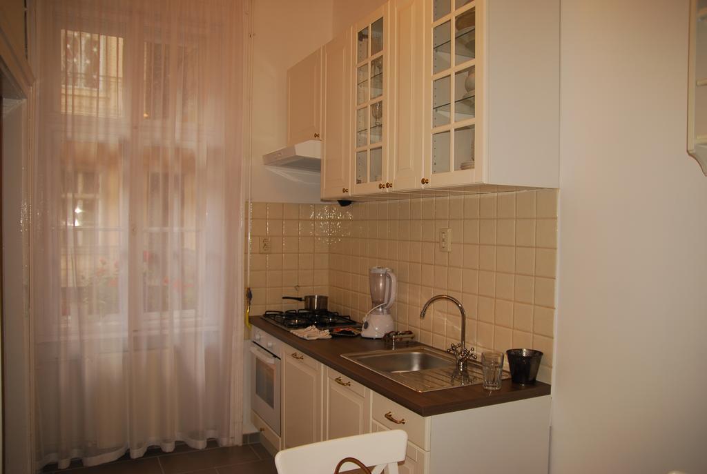 Balázs Apartment - Oktogon Budapeste Exterior foto